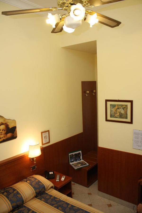 Yiennese Two Bed & Breakfast Rome Exterior photo