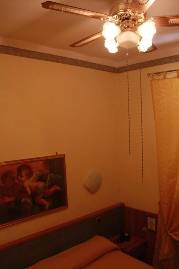 Yiennese Two Bed & Breakfast Rome Exterior photo